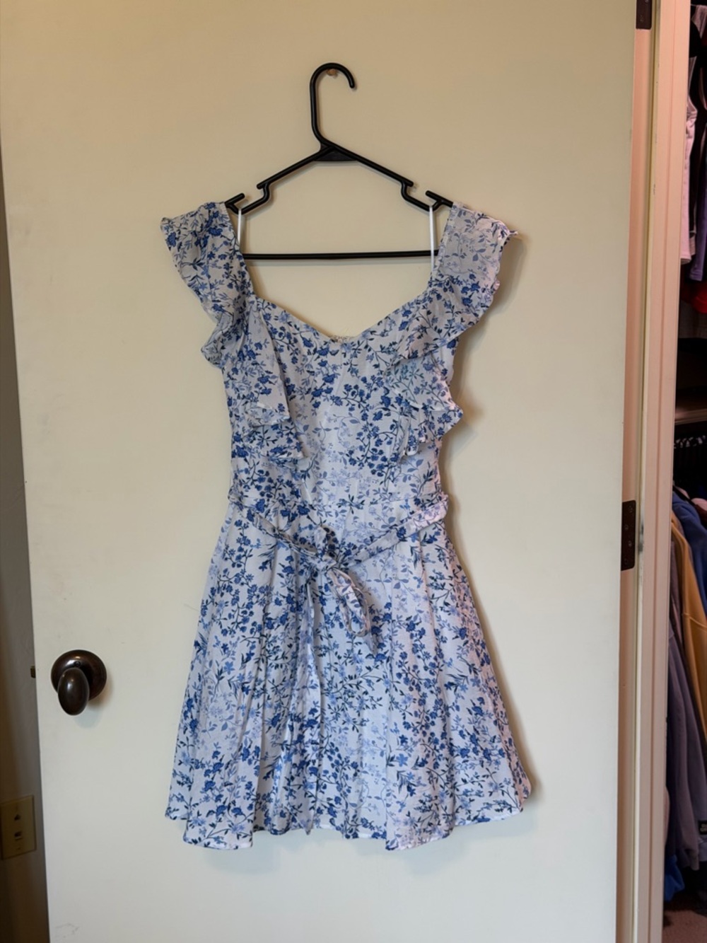 Francesca's Collections Blue & White Floral Ruffle Tie-Waist Mini Dress
